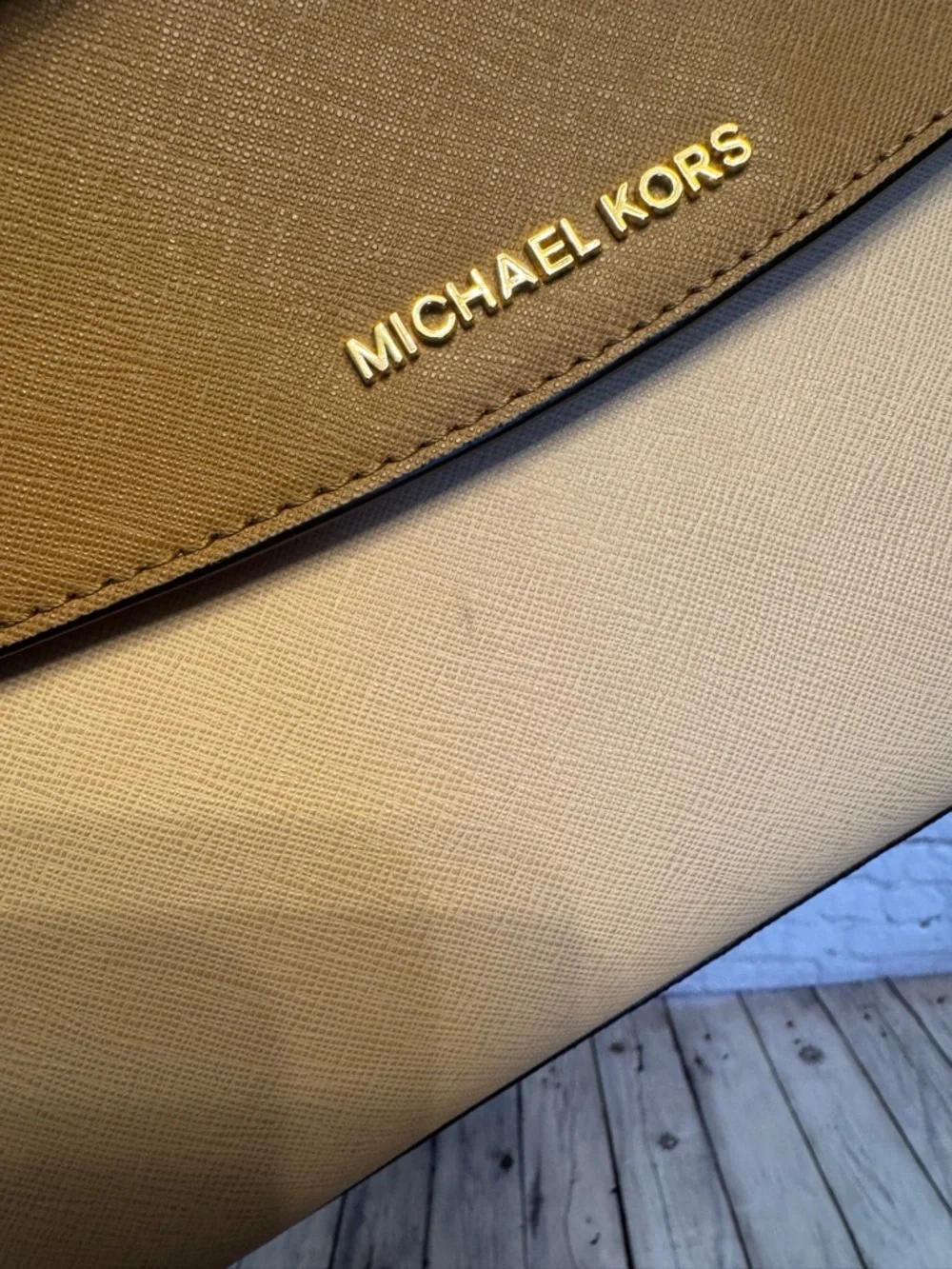 Michael Kors Beige Tan Colorblock Saffiano Leather Top Handle Satchel Chic